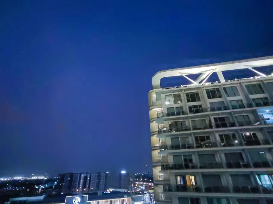 1Br Condotel Azure Urban Resort Near Airport - 16F #Az01 Manila